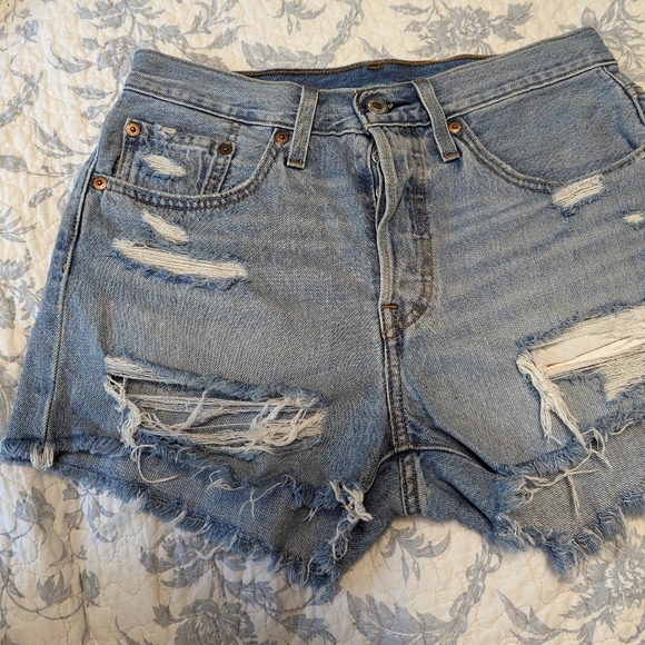 Levi's 501 Original High Rise Distressed Jean Shorts | Size 27 - Picture 8 of 10